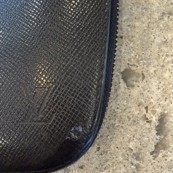 EUC LOUIS VUITTON ATOLL ORGANIZER WALLET BLACK WITH LV BOX - Picture 3 of 11